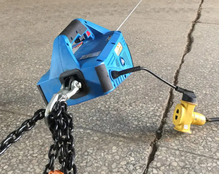 如何分型使用便攜式起重葫蘆吊裝空調